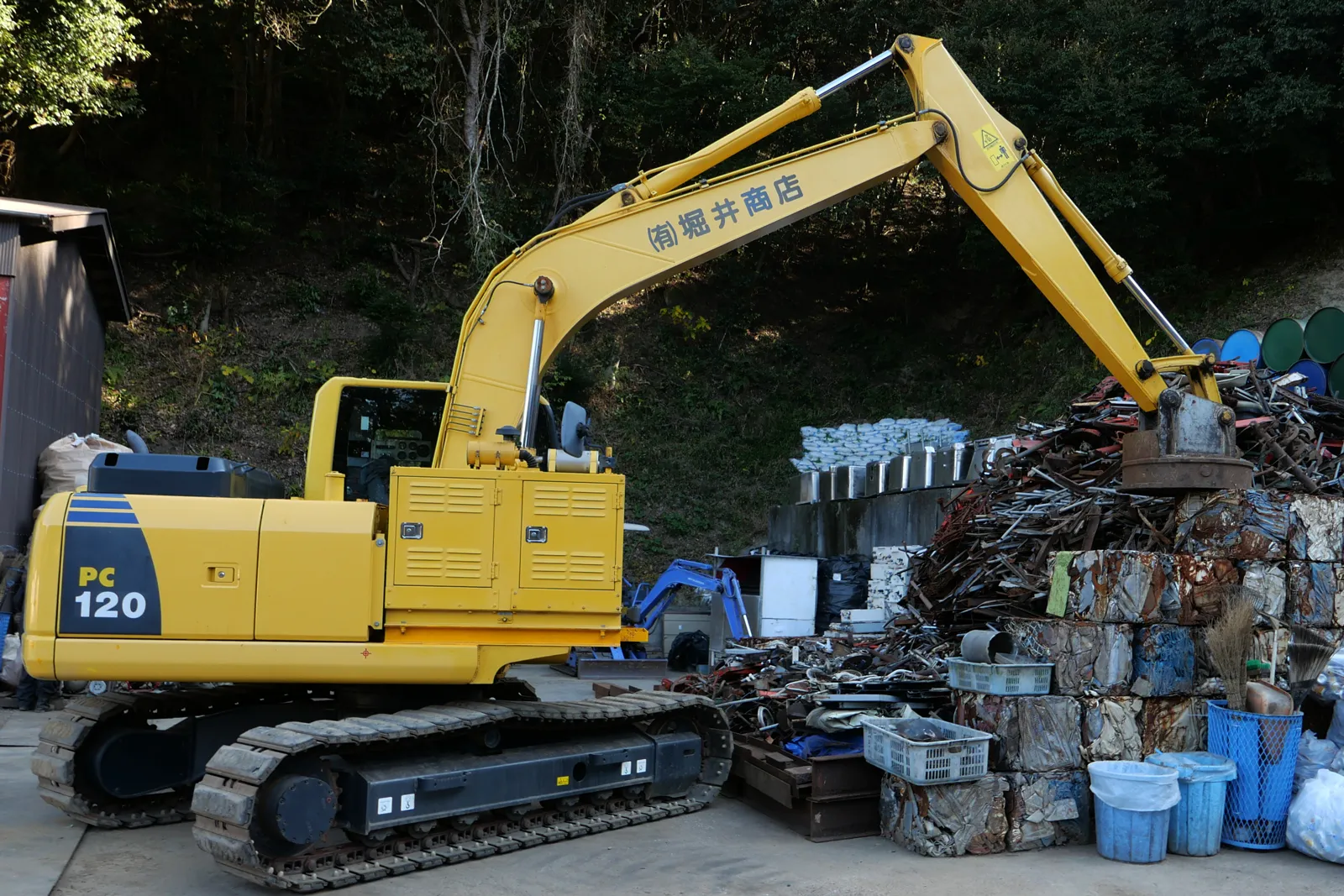 堀井商店の大型油圧シャベル